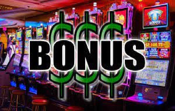 Are free spins or online slots with bonus features better?