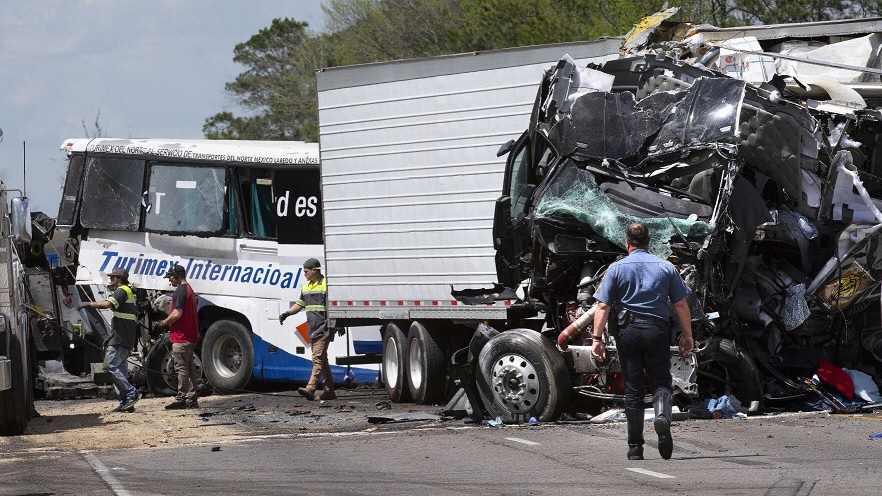 What To Look For When Hiring A Truck Accident Attorney