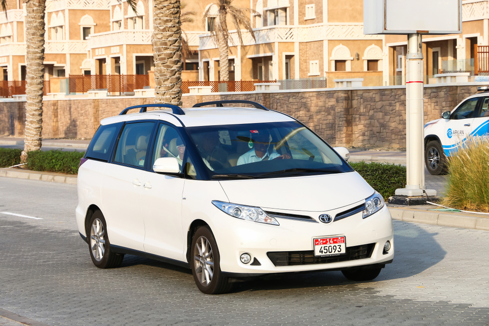 5 Reasons Why you should rent a car in Dubai